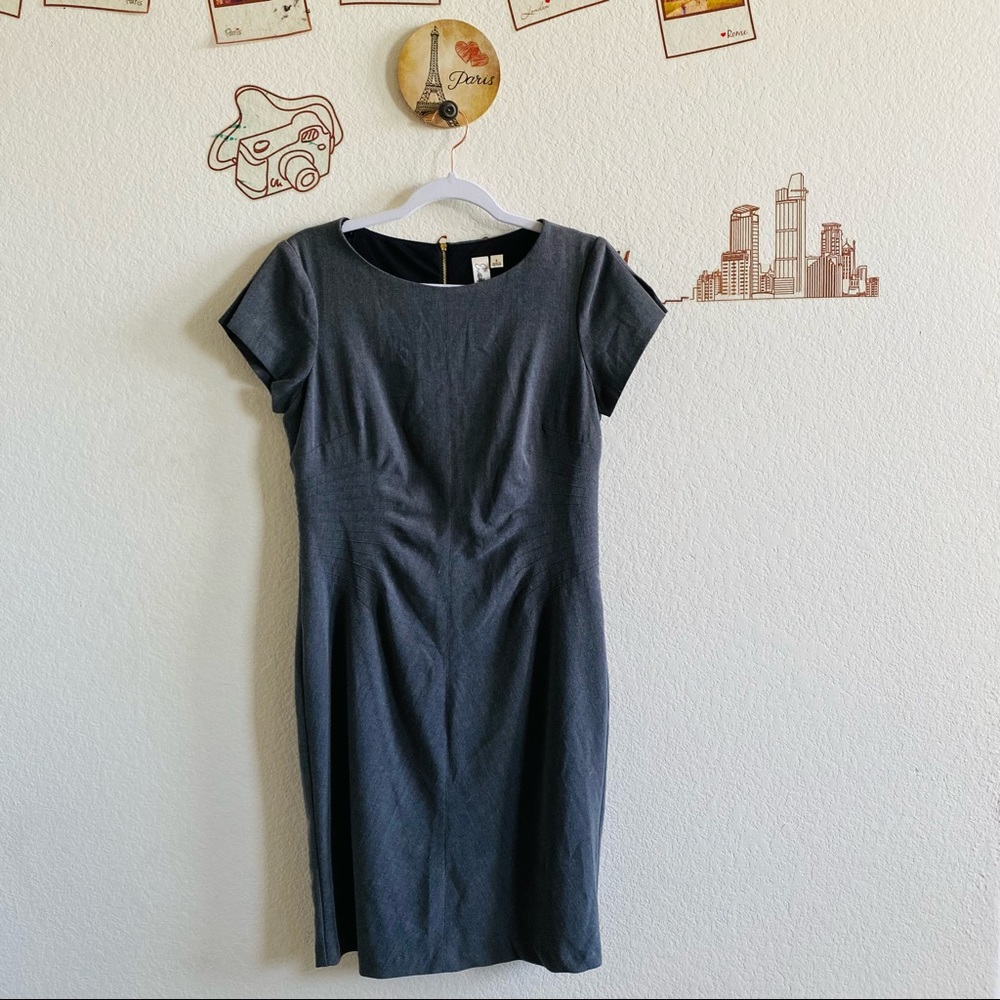 Emma & Michele Gray Round Neck Short Sleeve Body Con Dress Size 8